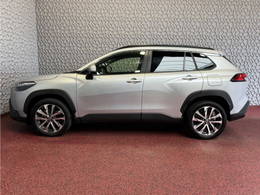 Toyota Corolla Cross HYBRID 140 2025 STYLE STOEL/STUUR VERW. ELEK.KLEP LED KEYLESS CARPLAY NAVI CAMERA ADAP CRUISE PDC ActivLease financial lease