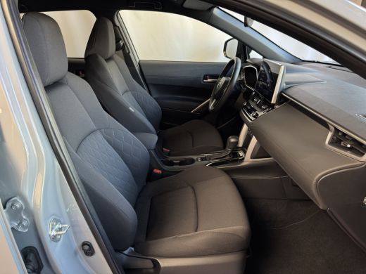 Toyota Corolla Cross HYBRID 140 STYLE STOEL/STUUR VERW. ELEK.KLEP LED KEYLESS CARPLAY NAVI CAMERA ADAP CRUISE PDC ActivLease financial lease