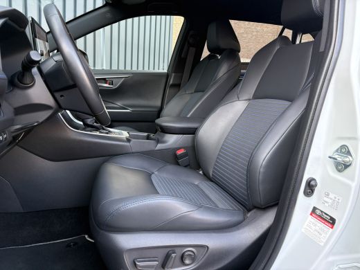 Toyota RAV4 2.5 Hybrid AWD Style/ Bi-Tone | Stoel & Stuur verw. | 19'' | Camera | Elk A-klep | Keyless | Prij... ActivLease financial lease