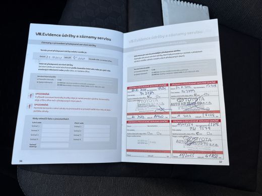 Toyota Yaris 1.5 Hybrid 115 Dynamic | Stoelverw. | Camera | Reservewiel | Prijs Rijklaar!! ActivLease financial lease