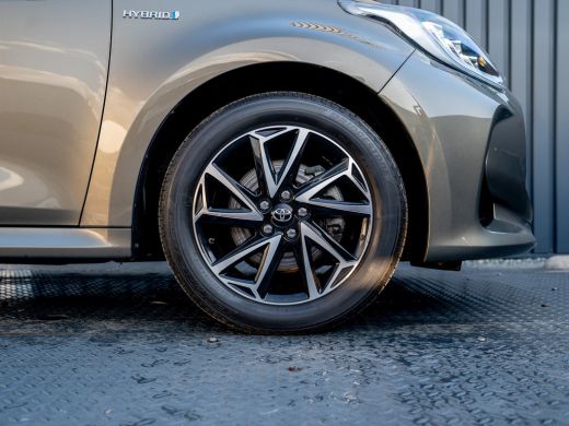 Toyota Yaris 1.5 Hybrid 115 Dynamic | Stoelverw. | Camera | Reservewiel | Prijs Rijklaar!! ActivLease financial lease