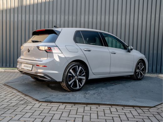 Volkswagen Golf 1.5 eTSI 150Pk 50 Edition | 360 Camera | Stoelgeheugen | IQ Light | Prijs Rijklaar!! ActivLease financial lease