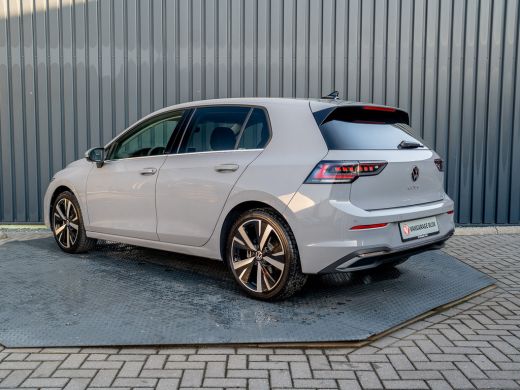 Volkswagen Golf 1.5 eTSI 150Pk 50 Edition | 360 Camera | Stoelgeheugen | IQ Light | Prijs Rijklaar!! ActivLease financial lease