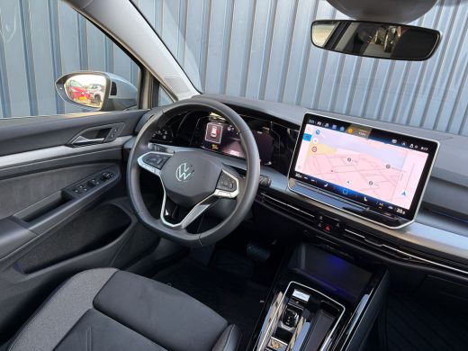 Volkswagen Golf 1.5 eTSI 150Pk 50 Edition | 360 Camera | Stoelgeheugen | IQ Light | Prijs Rijklaar!! ActivLease financial lease