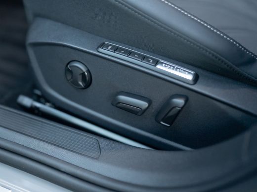Volkswagen Golf 1.5 eTSI 50 Edition | Panodak | Stoelgeheugen | Head up | Trekhaak Elk. Wegkl. | Harman/ Kardon |... ActivLease financial lease