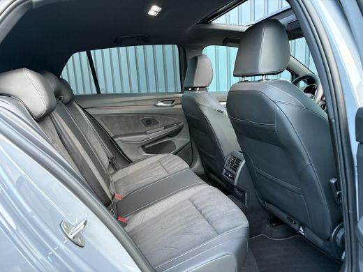 Volkswagen Golf 1.5 eTSI 50 Edition | Panodak | Stoelgeheugen | Head up | Trekhaak Elk. Wegkl. | Harman/ Kardon |... ActivLease financial lease