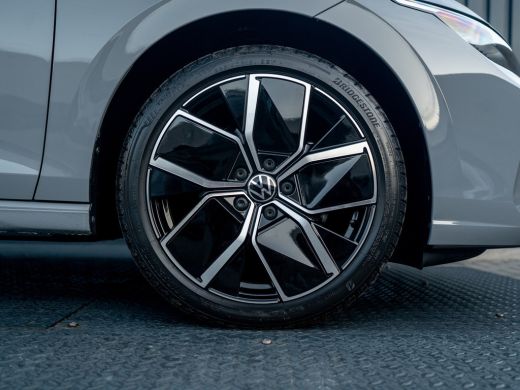 Volkswagen Golf 1.5 eTSI 50 Edition | Panodak | Stoelgeheugen | Head up | Trekhaak Elk. Wegkl. | Harman/ Kardon |... ActivLease financial lease