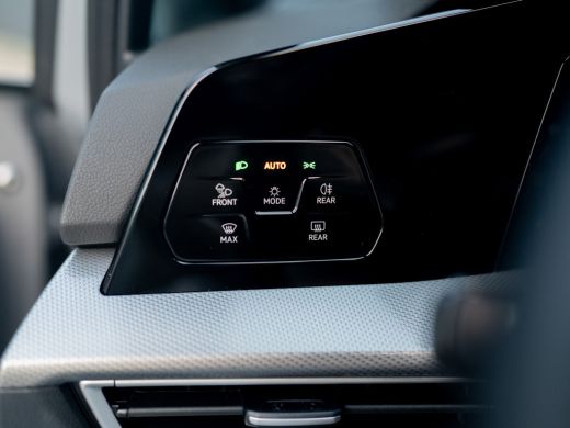 Volkswagen Golf 1.5 eTSI 50 Edition | Panodak | Stoelgeheugen | Head up | Trekhaak Elk. Wegkl. | Harman/ Kardon |... ActivLease financial lease