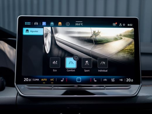 Volkswagen Golf 1.5 eTSI 50 Edition | Panodak | Stoelgeheugen | Head up | Trekhaak Elk. Wegkl. | Harman/ Kardon |... ActivLease financial lease