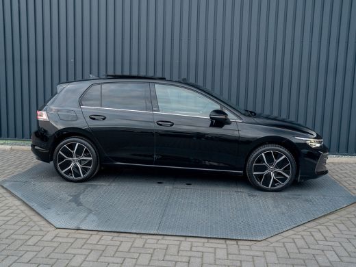 Volkswagen Golf 1.5 eTSI 50 Edition | Panodak | Stoelgeheugen | Head up | Trekhaak Elk. Wegkl. | Harman/ Kardon |... ActivLease financial lease