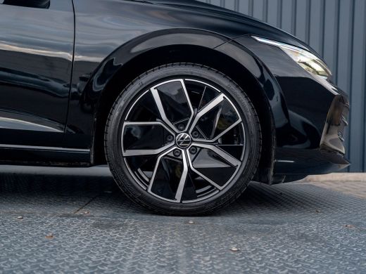 Volkswagen Golf 1.5 eTSI 50 Edition | Panodak | Stoelgeheugen | Head up | Trekhaak Elk. Wegkl. | Harman/ Kardon |... ActivLease financial lease