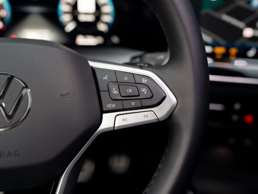 Volkswagen Golf 1.5 eTSI 50 Edition | Panodak | Stoelgeheugen | Head up | Trekhaak Elk. Wegkl. | Harman/ Kardon |... ActivLease financial lease