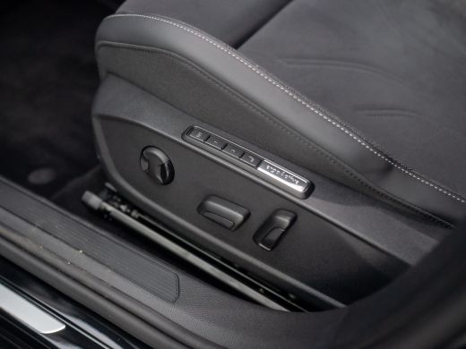 Volkswagen Golf 1.5 eTSI 50 Edition | Panodak | Stoelgeheugen | Head up | Trekhaak Elk. Wegkl. | Harman/ Kardon |... ActivLease financial lease