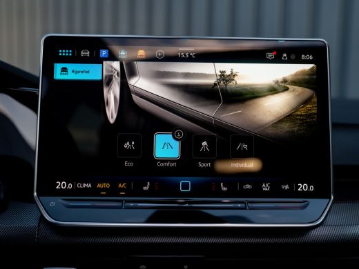 Volkswagen Golf 1.5 eTSI R-Line Edition | Pano | Trekhaak wegkl. | IQ Light | Head Up | Elk. A-klep | Prijs Rijkl... ActivLease financial lease