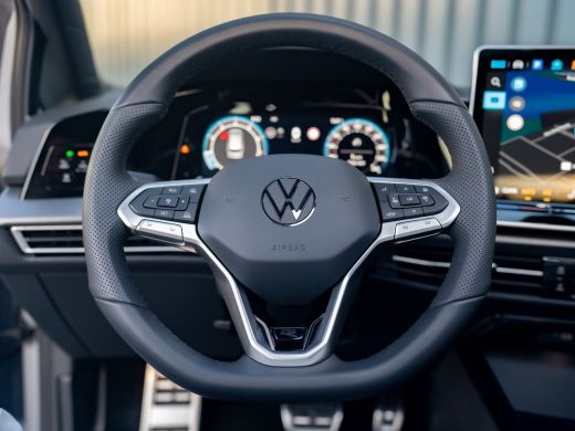 Volkswagen Golf 1.5 eTSI R-Line Edition | Pano | Trekhaak wegkl. | IQ Light | Head Up | Elk. A-klep | Prijs Rijkl... ActivLease financial lease