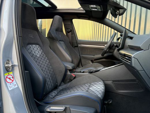 Volkswagen Golf 1.5 eTSI R-Line Edition | Pano | Trekhaak wegkl. | IQ Light | Head Up | Elk. A-klep | Prijs Rijkl... ActivLease financial lease