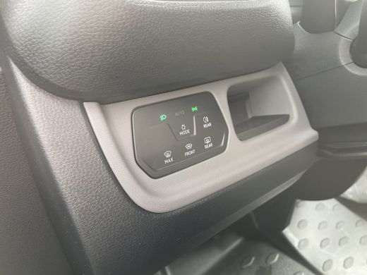 Volkswagen ID. Buzz Cargo Cargo Economy Business 286PK | ACTIEPRIJS | trekhaak | 3 zits | achterdeuren | app connect | acht... ActivLease financial lease