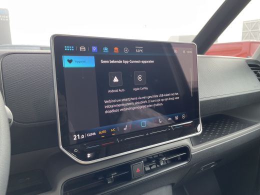 Volkswagen ID. Buzz Cargo Cargo Economy Business 286PK | ACTIEPRIJS | trekhaak | 3 zits | achterdeuren | app connect | acht... ActivLease financial lease