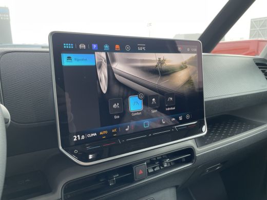 Volkswagen ID. Buzz Cargo Cargo Economy Business 286PK | ACTIEPRIJS | trekhaak | 3 zits | achterdeuren | app connect | acht... ActivLease financial lease