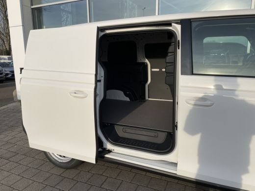 Volkswagen ID. Buzz Cargo Cargo Economy Business 286PK RWD | Trekhaak | Achterdeuren | Achteruitrijcamera | app connect ActivLease financial lease