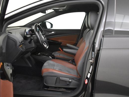 Volkswagen ID.4 First 77 kWh 204pk | Camera achter | Adaptief cruise control | Navigatie | App connect | Led kopl... ActivLease financial lease