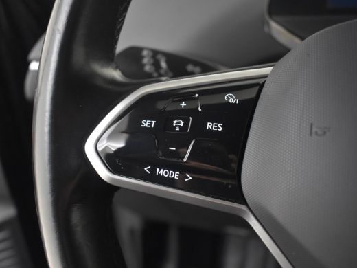 Volkswagen ID.4 First 77 kWh 204pk | Camera achter | Adaptief cruise control | Navigatie | App connect | Led kopl... ActivLease financial lease
