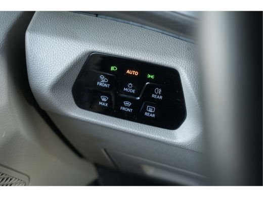 Volkswagen Multivan 1.4 eHybrid L2H1 Life Business | Trekhaak | Verwarmd voorraam | Navigatie | Panoramadak | ActivLease financial lease