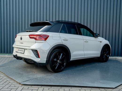 Volkswagen T-Roc 1.5 TSI R-Line Business | Beats | Panodak | Trekhaak afnb | 19'' | Keyless | IQ Light | Prijs Rij... ActivLease financial lease
