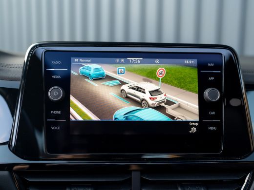 Volkswagen T-Roc 1.5 TSI R-Line Business | Beats | Panodak | Trekhaak afnb | 19'' | Keyless | IQ Light | Prijs Rij... ActivLease financial lease
