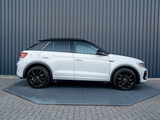 Volkswagen T-Roc 1.5 TSI R-Line Business | Standkachel | Trekhaak afnb. | IQ Light | Camera | Prijs Rijklaar!! ActivLease financial lease
