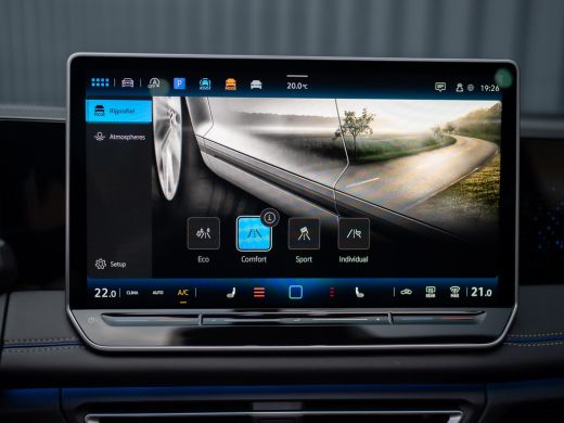 Volkswagen Tiguan 1.5 eTSI R-Line Edition | 360 Camera | Harman/ Kardon | Trekhaak | Panodak | IQ Light | Head Up |... ActivLease financial lease