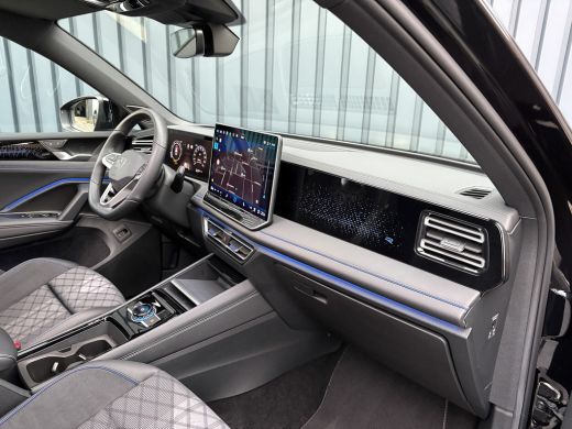Volkswagen Tiguan 1.5 eTSI R-Line Edition | 360 Camera | Harman/ Kardon | Trekhaak | Panodak | IQ Light | Head Up |... ActivLease financial lease