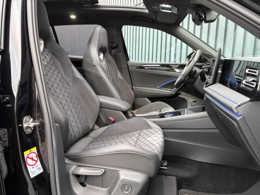 Volkswagen Tiguan 1.5 eTSI R-Line Edition | 360 Camera | Harman/ Kardon | Trekhaak | Panodak | IQ Light | Head Up |... ActivLease financial lease