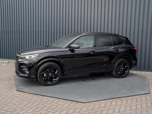 Volkswagen Tiguan 1.5 eTSI R-Line Edition | 360 Camera | Harman/ Kardon | Trekhaak | Panodak | IQ Light | Head Up |... ActivLease financial lease