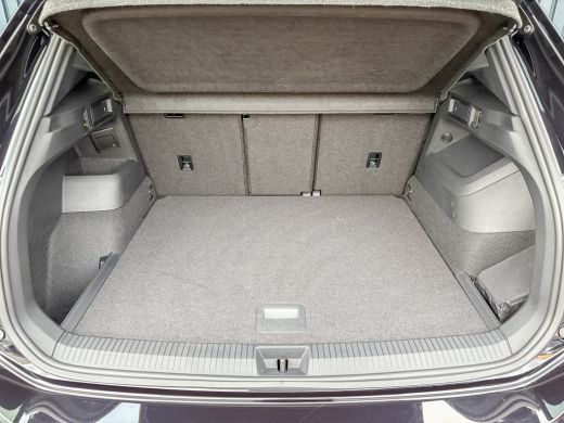 Volkswagen Tiguan 1.5 eTSI R-Line Edition | 360 Camera | Harman/ Kardon | Trekhaak | Panodak | IQ Light | Head Up |... ActivLease financial lease