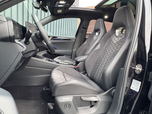 Volkswagen Tiguan 1.5 eTSI R-Line Edition | 360 Camera | Harman/ Kardon | Trekhaak | Panodak | IQ Light | Head Up |... ActivLease financial lease