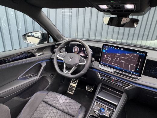 Volkswagen Tiguan 1.5 eTSI R-Line Edition | 360 Camera | Harman/ Kardon | Trekhaak | Panodak | IQ Light | Head Up |... ActivLease financial lease