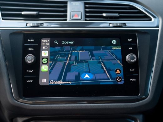 Volkswagen Tiguan 1.5 TSI 150Pk R-Line Business | Wegklapbare Trekhaak | Camera | Prijs Rijklaar!! ActivLease financial lease