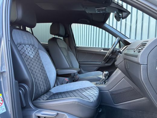 Volkswagen Tiguan 1.5 TSI 150Pk R-Line Business | Wegklapbare Trekhaak | Camera | Prijs Rijklaar!! ActivLease financial lease