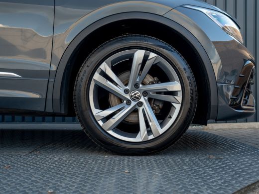 Volkswagen Tiguan 1.5 TSI 150Pk R-Line Business | Wegklapbare Trekhaak | Camera | Prijs Rijklaar!! ActivLease financial lease