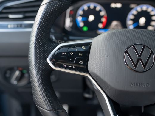 Volkswagen Tiguan 1.5 TSI 150Pk R-Line Business | Wegklapbare Trekhaak | Camera | Prijs Rijklaar!! ActivLease financial lease