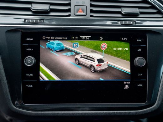 Volkswagen Tiguan 1.5 TSI R-Line Business+ | Leder | Stoelgeheugen | IQ Light | Elk. A-klep | Prijs Rijklaar!! ActivLease financial lease