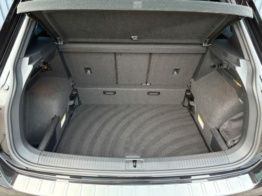 Volkswagen Tiguan 1.5 TSI R-Line Business+ | Leder | Stoelgeheugen | IQ Light | Elk. A-klep | Prijs Rijklaar!! ActivLease financial lease