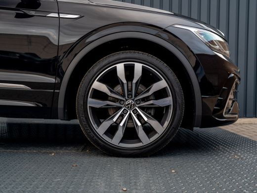 Volkswagen Tiguan 1.5 TSI R-Line Business+ | Leder | Stoelgeheugen | IQ Light | Elk. A-klep | Prijs Rijklaar!! ActivLease financial lease