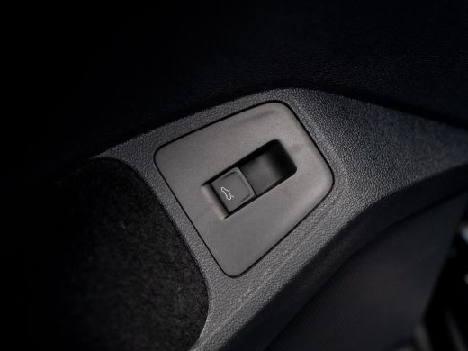 Volkswagen Tiguan 1.5 TSI R-Line Business+ | Leder | Stoelgeheugen | IQ Light | Elk. A-klep | Prijs Rijklaar!! ActivLease financial lease