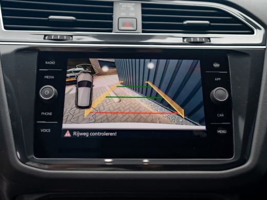 Volkswagen Tiguan 1.5 TSI R-Line Business+ | Black Style | Panodak | Headup | IQ Light | Camera | Elk. A-klep | Pri... ActivLease financial lease