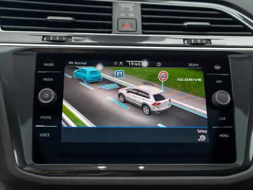 Volkswagen Tiguan 1.5 TSI R-Line Business+ | Black Style | Panodak | Headup | IQ Light | Camera | Elk. A-klep | Pri... ActivLease financial lease