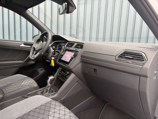 Volkswagen Tiguan 1.5 TSI R-Line Business+ | Black Style | Panodak | Headup | IQ Light | Camera | Elk. A-klep | Pri... ActivLease financial lease