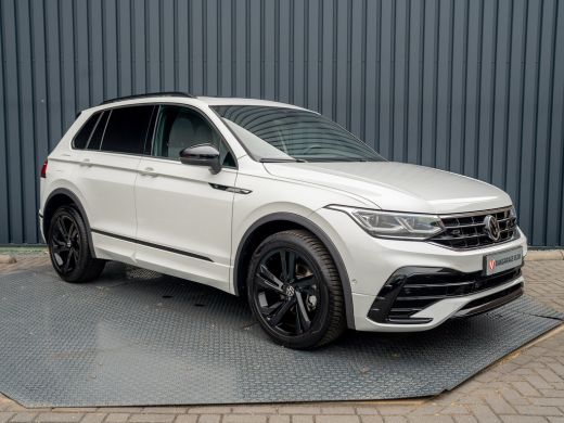 Volkswagen Tiguan 1.5 TSI R-Line Business+ | Black Style | Panodak | Headup | IQ Light | Camera | Elk. A-klep | Pri... ActivLease financial lease