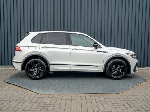 Volkswagen Tiguan 1.5 TSI R-Line Business+ | Black Style | Panodak | Headup | IQ Light | Camera | Elk. A-klep | Pri... ActivLease financial lease